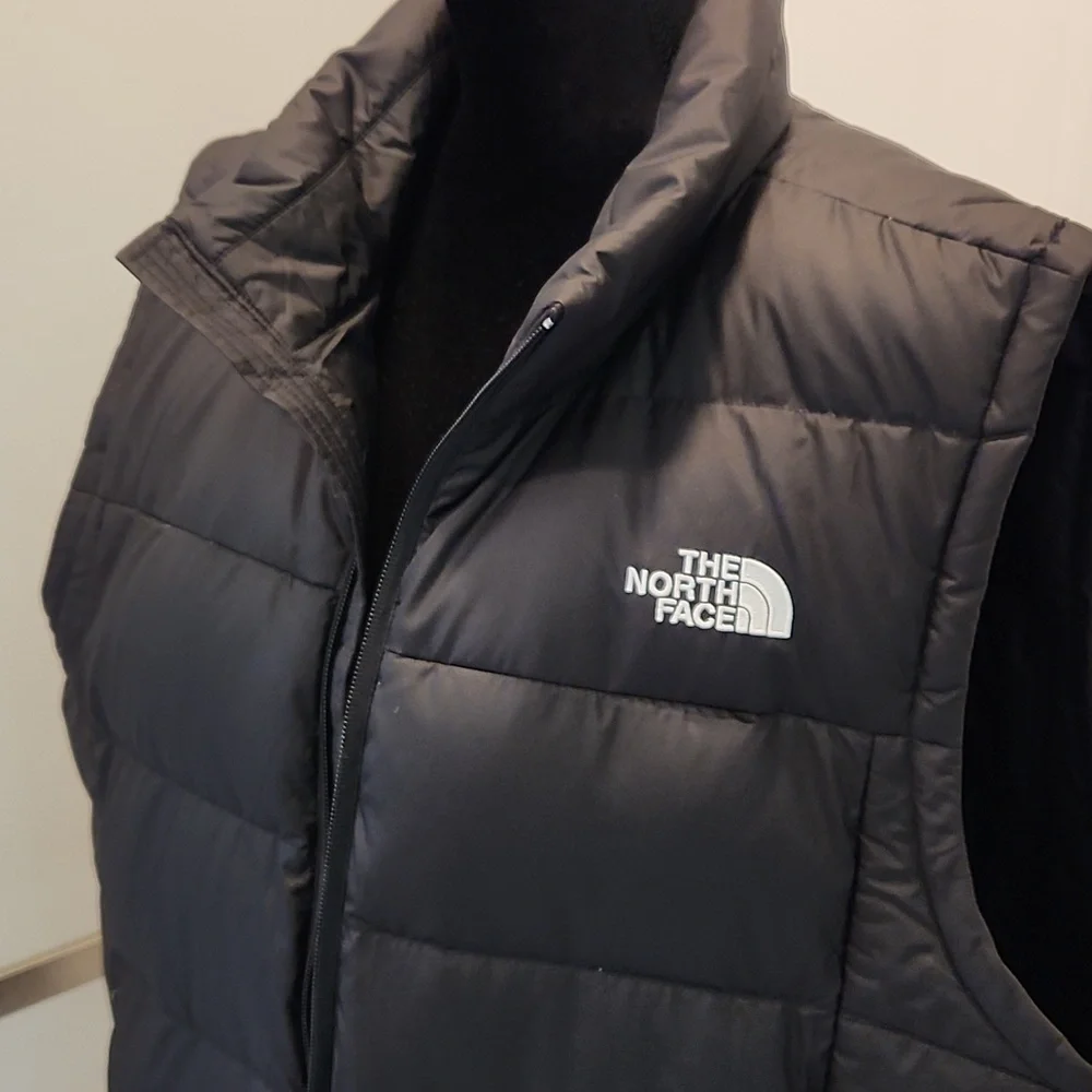 North Face vest - Picture 2 of 4